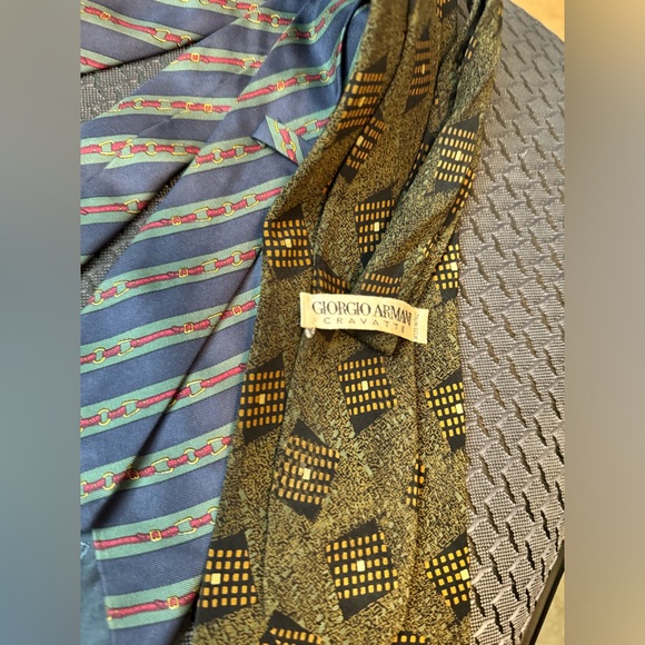 Mens Ties (Gucci and Giorgio Armani) - Picture 6 of 8